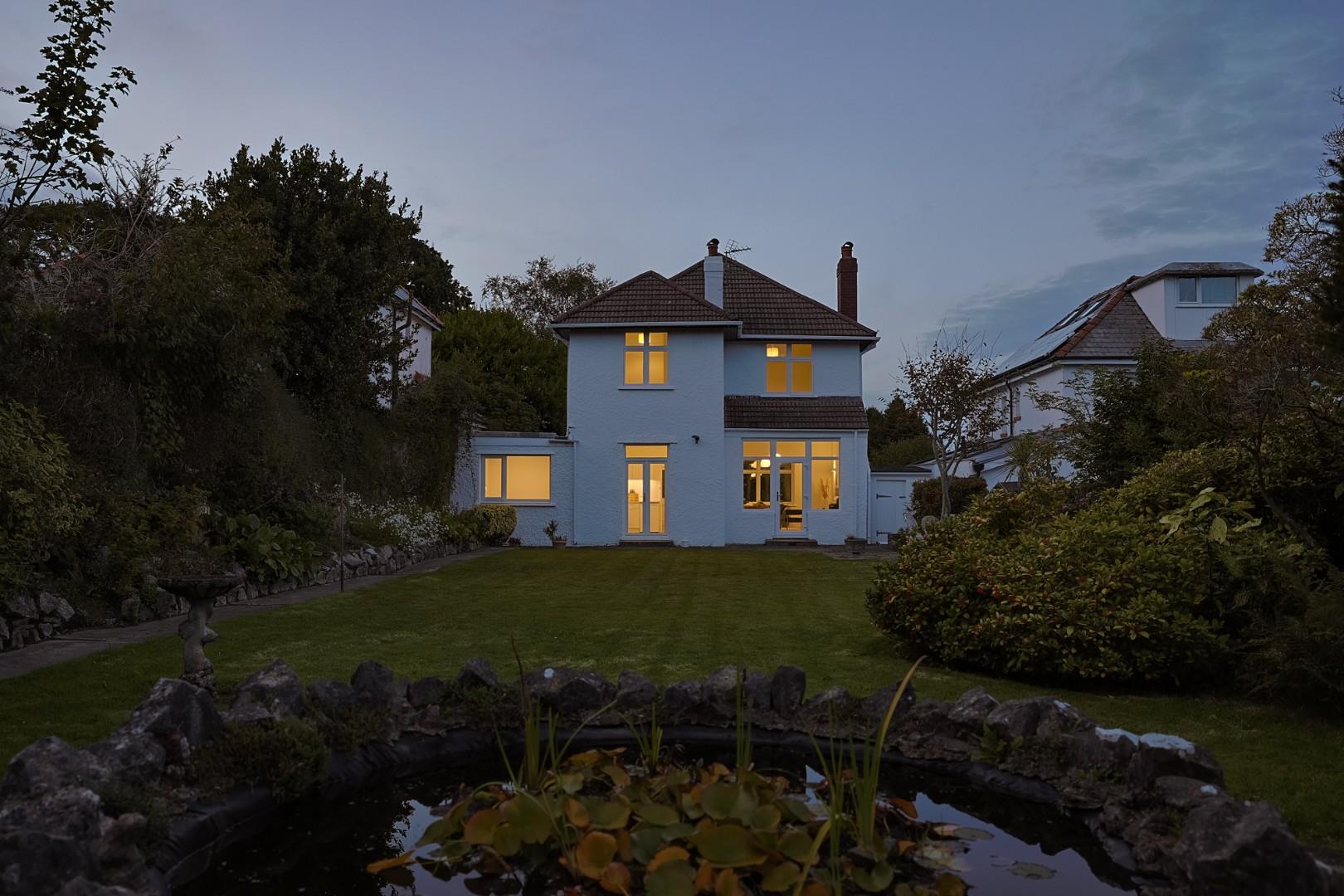 West Cross Lane, West Cross, Mumbles, Swansea, SA3 5LU